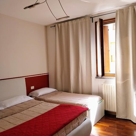 Casa Vacanze La Torre オーリオ・アル・セーリオ エクステリア 写真
